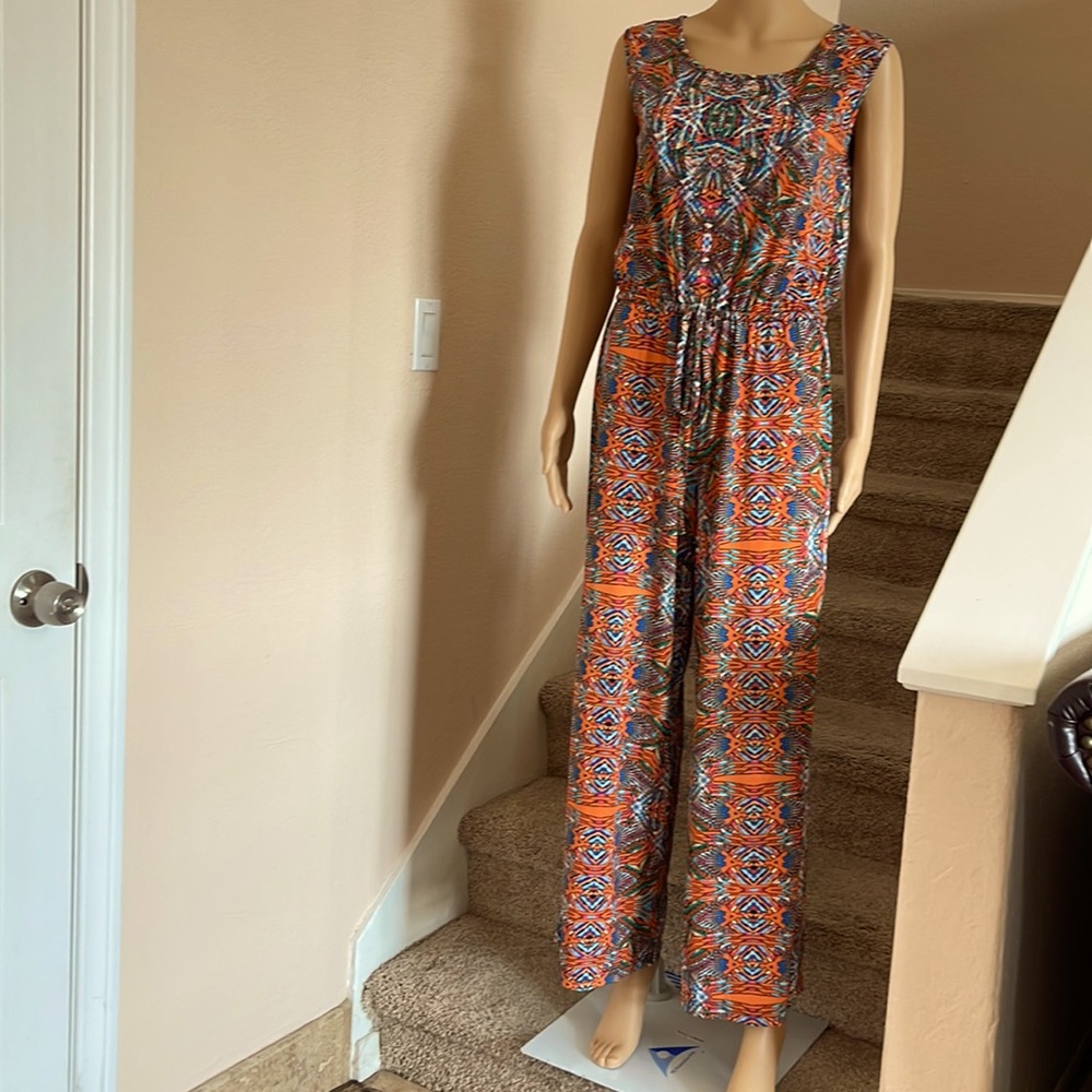 NWOT Multicolored Abstract Print Sleeveless Scoop Neck Wide Leg Jumpsuit Size M.